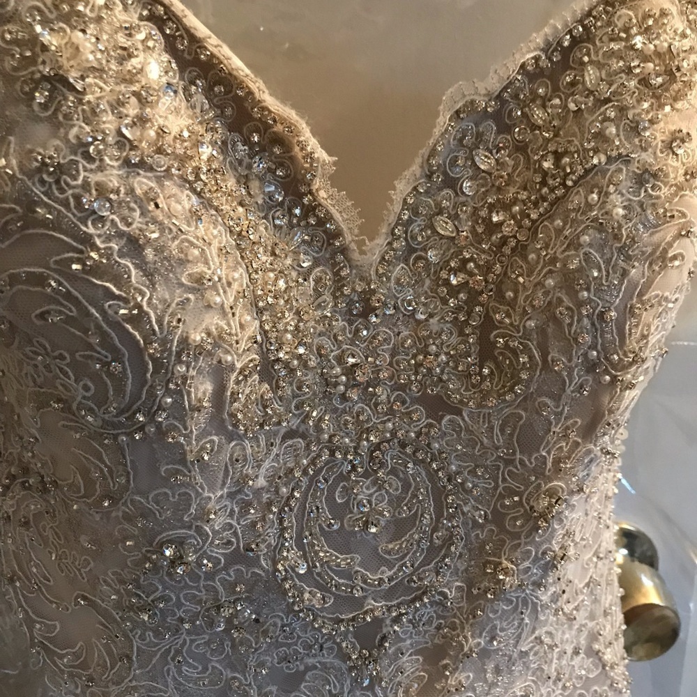 Liv Harris wedding gown - Picture 8 of 8